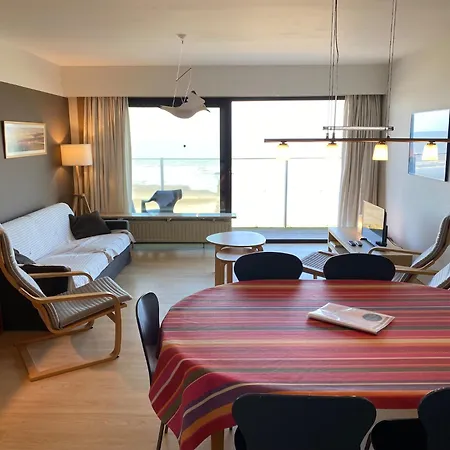 Seaflower 603 Located Directly On The Apartment